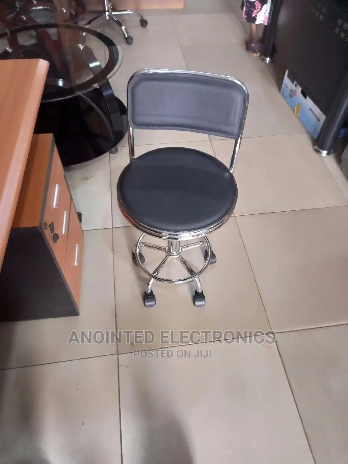 Rotation Black Chair