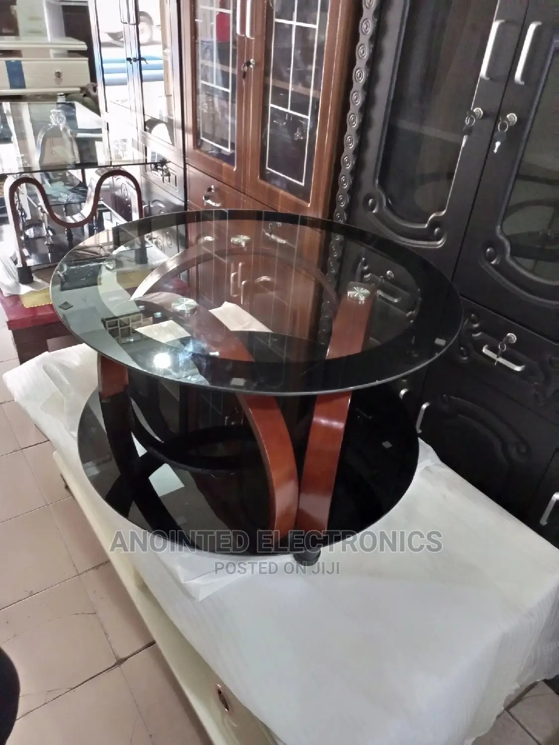 Executive Round Glass Table