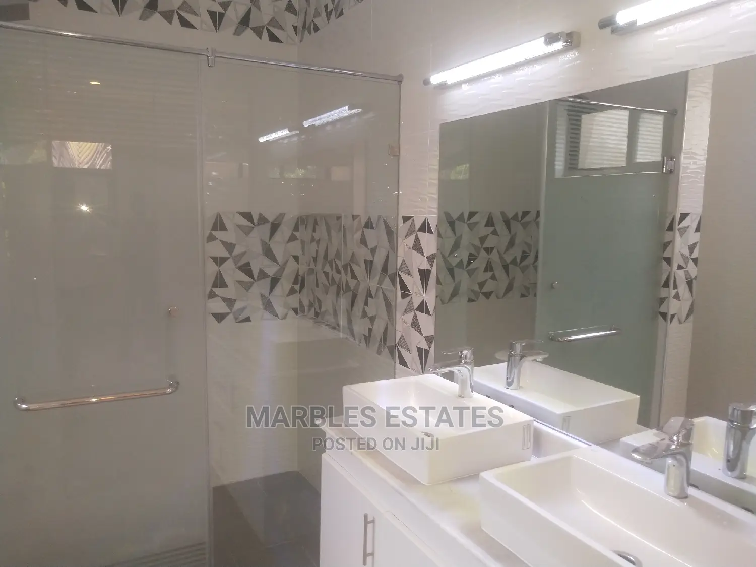 4bdrm Townhouse/Terrace in Naguru, Central Division for Sale