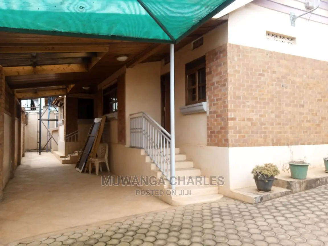 5bdrm Duplex in Fs Properties Ltd, Central Division for Rent