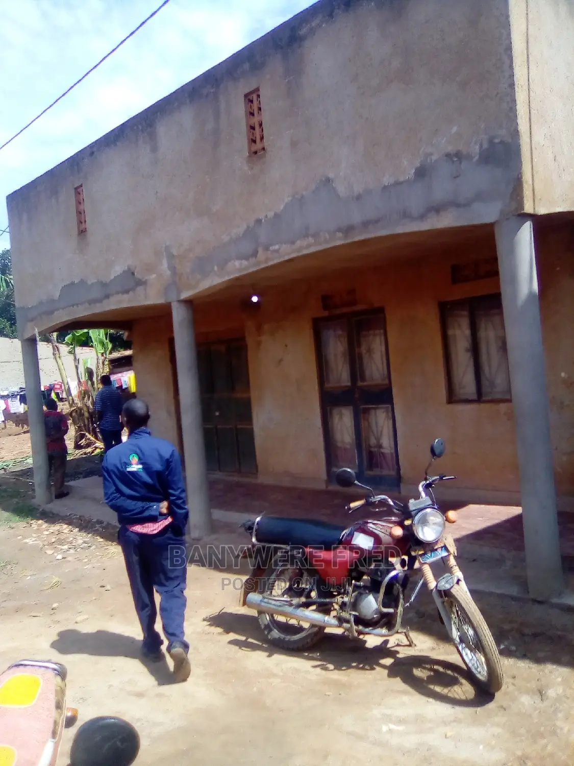 Furnished 10bdrm Bungalow in Goma for Sale