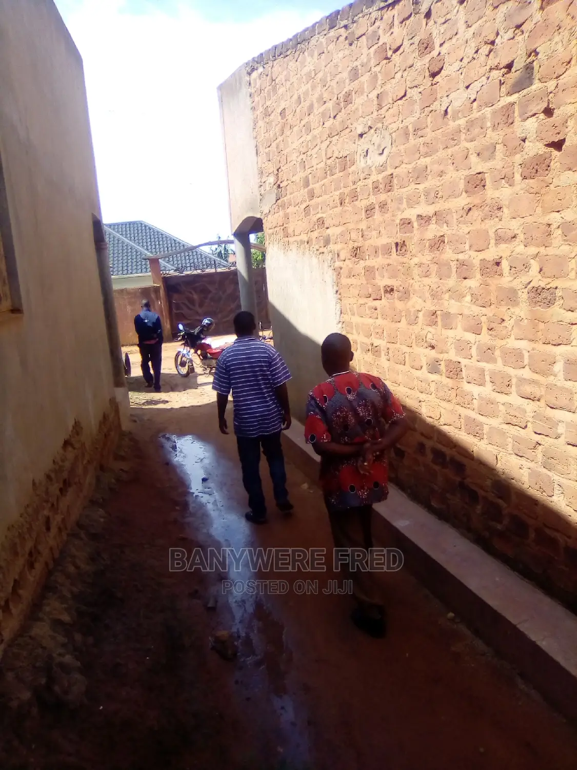 Furnished 10bdrm Bungalow in Goma for Sale