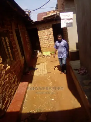 Furnished 10bdrm Bungalow in Goma for Sale