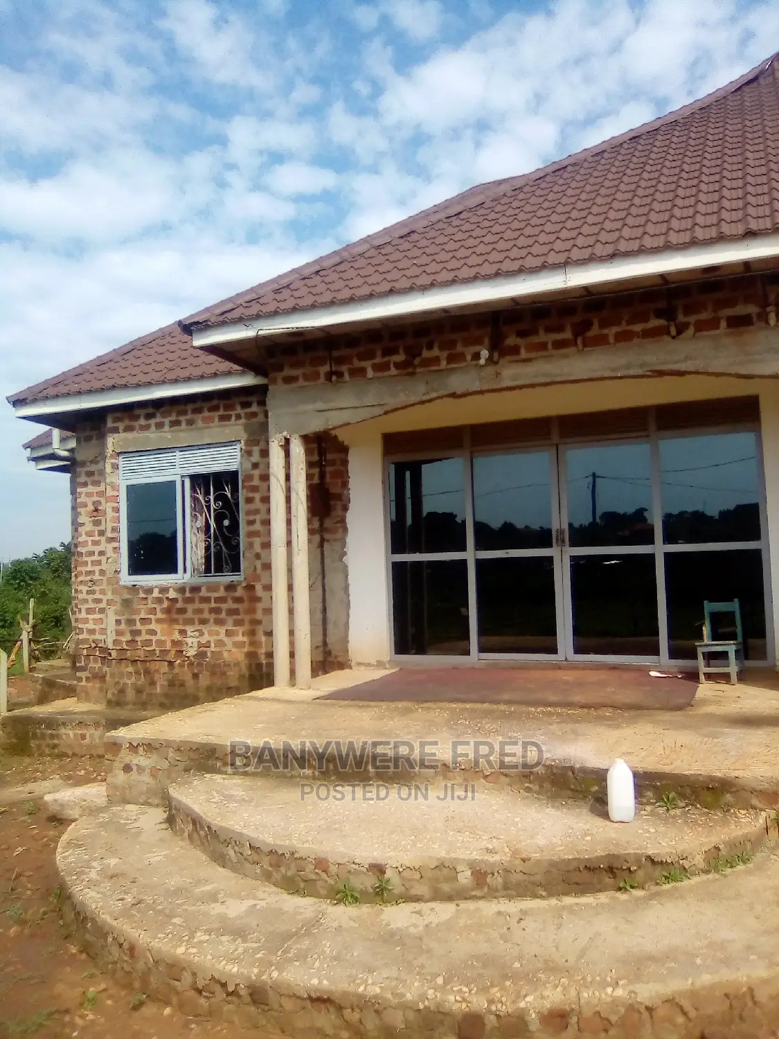 Furnished 3bdrm Bungalow in Kira for Sale