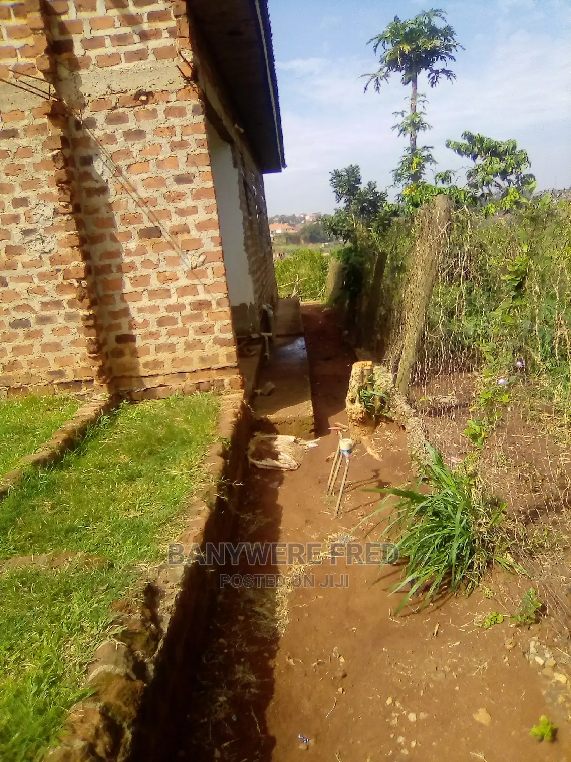 Furnished 3bdrm Bungalow in Kira for Sale