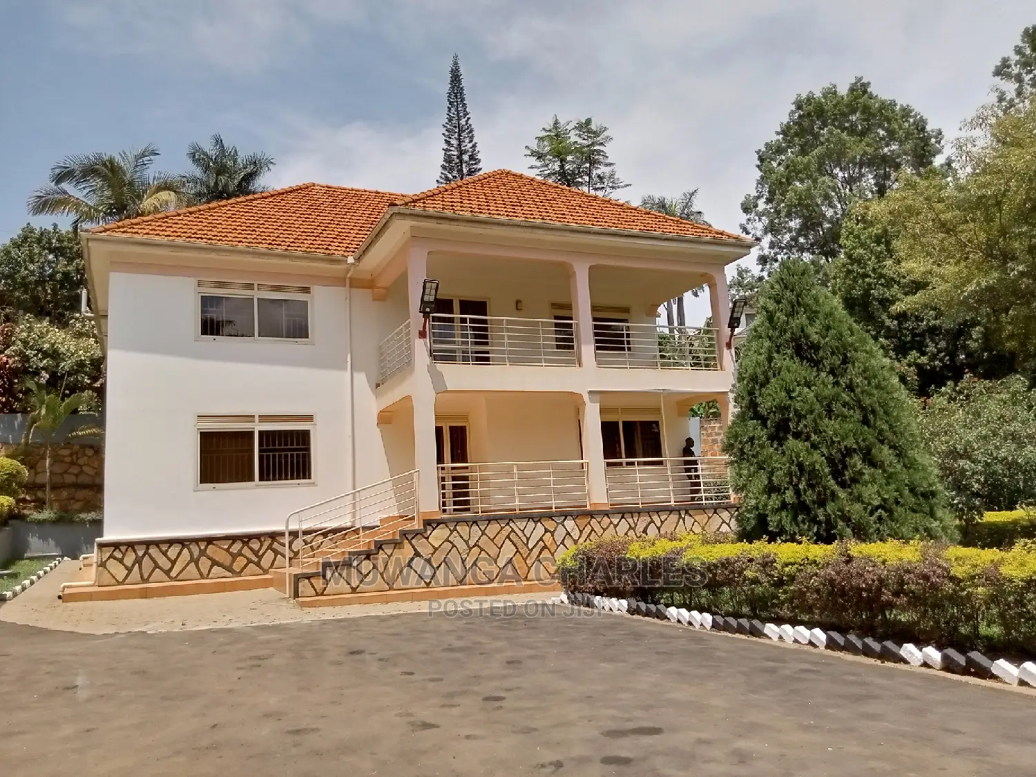 4bdrm Duplex in Fs Properties Ltd, Central Division for Rent