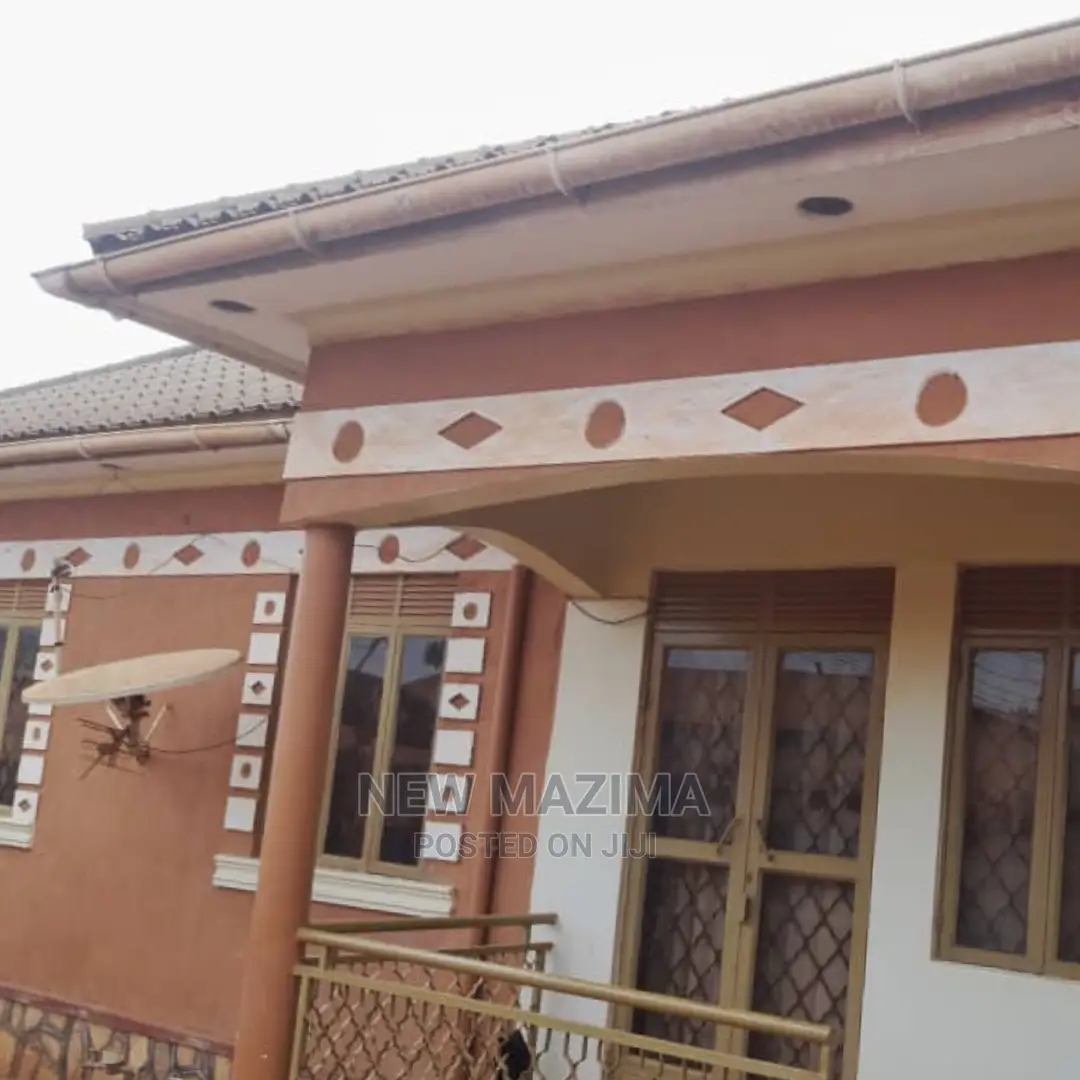 3bdrm House in Salaama Munyonyo Rd, Makindye for sale