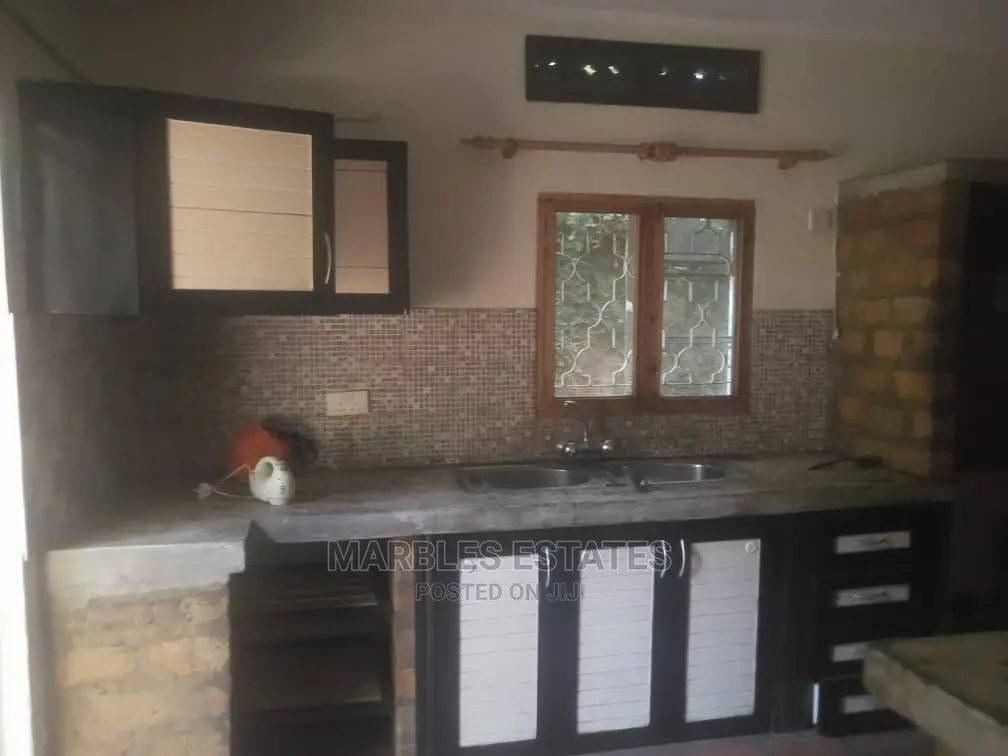 3bdrm Apartment in Bugolobi, Central Division for Rent