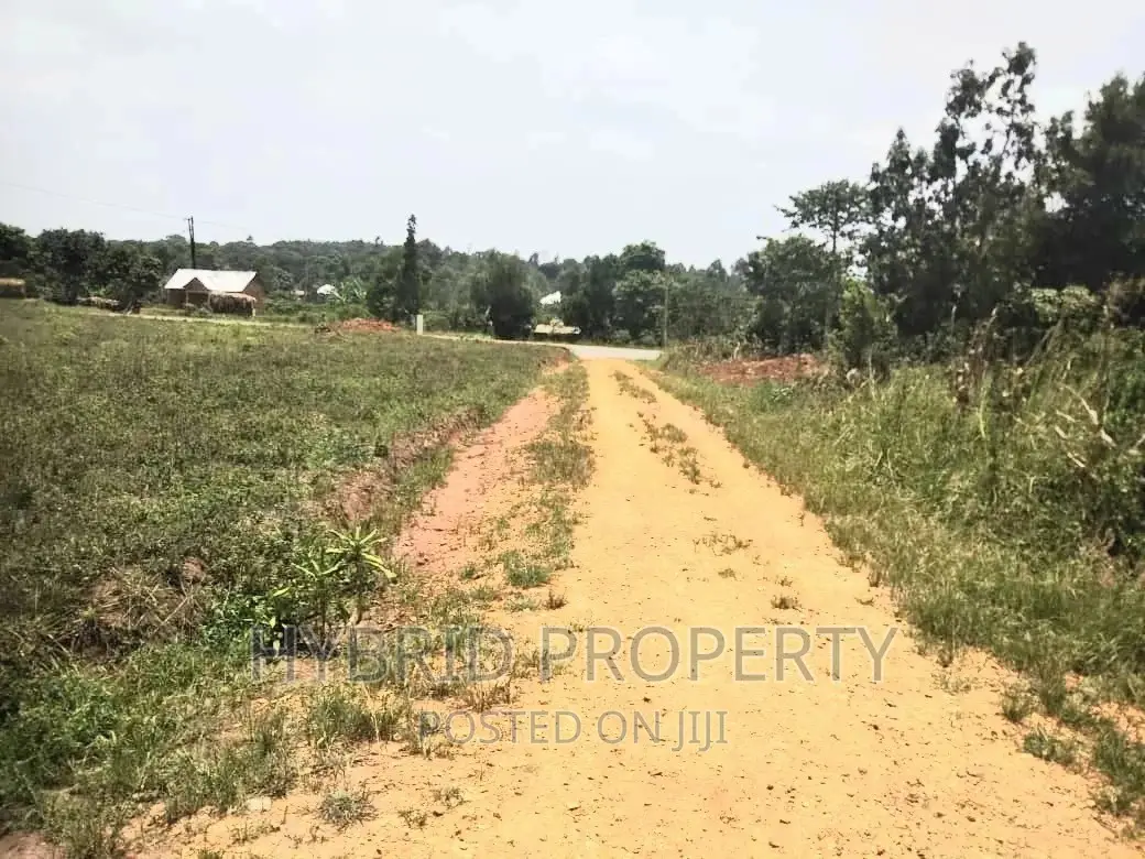 Plots for Sale at Namayumba Tarmac Road Estate~ Hoima Road