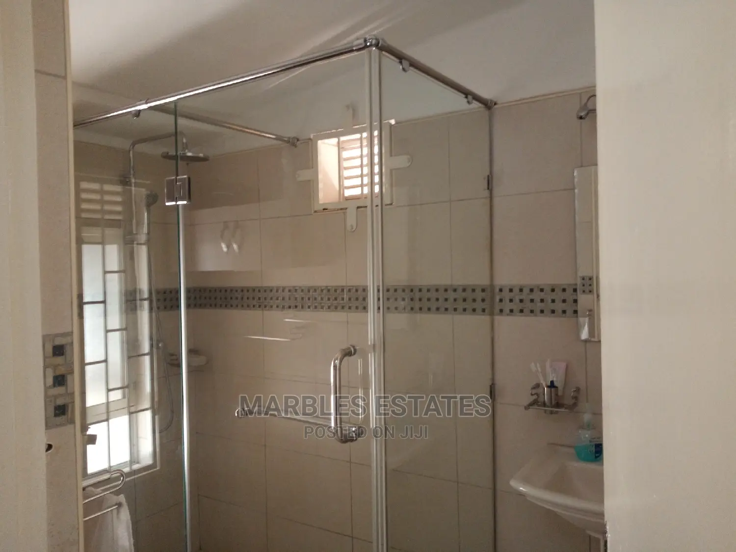 3bdrm Bungalow in Kololo, Central Division for Rent