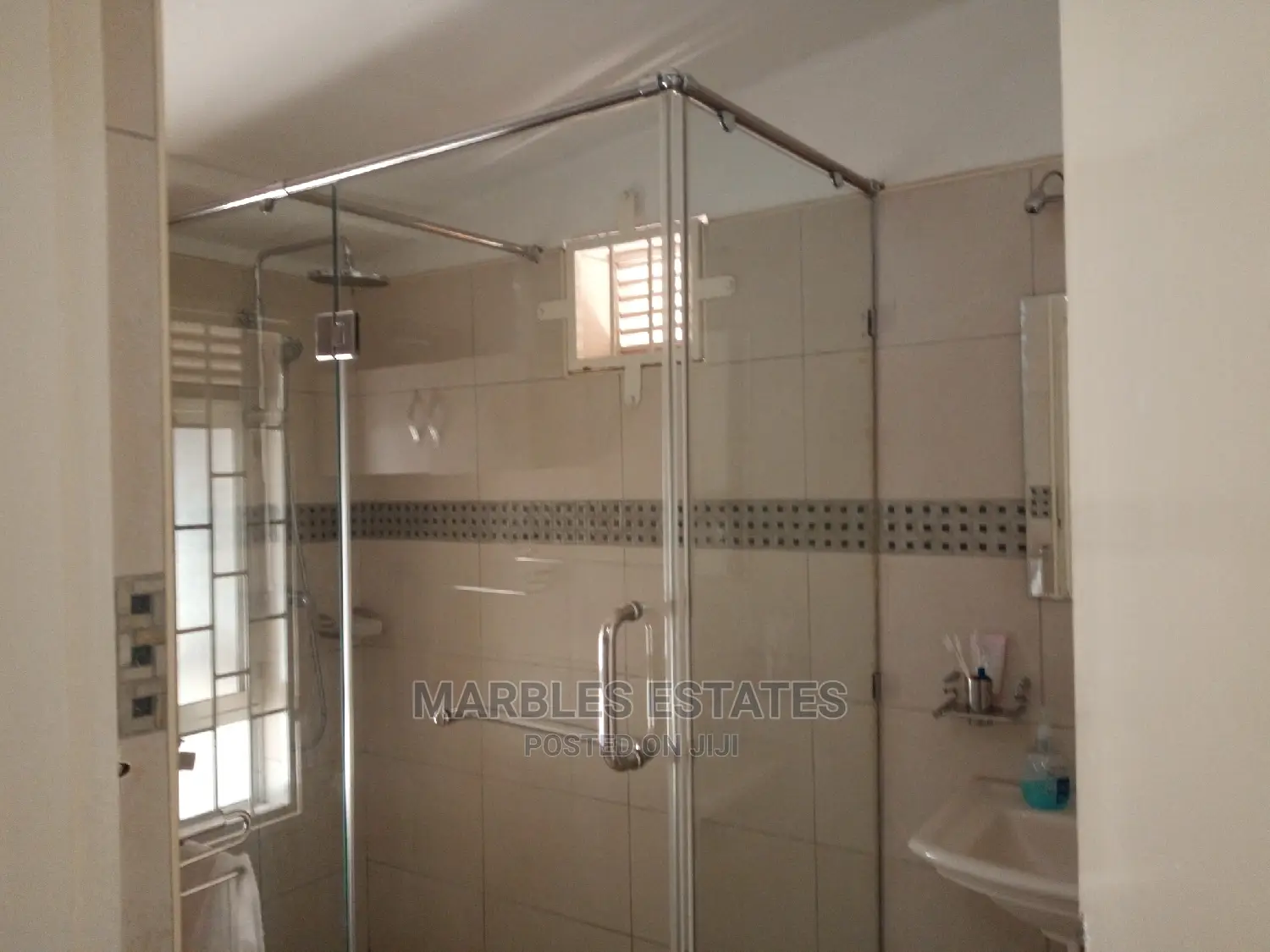 3bdrm Bungalow in Kololo, Central Division for Rent