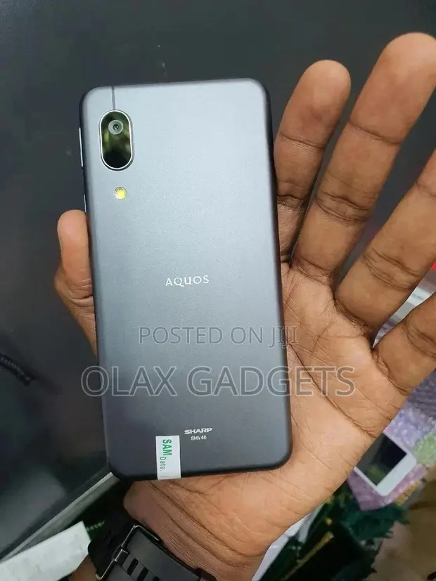 AQUOS sense3 basic SHV48 32GB ブラック SHV48 AQUOS sense3 basic ブラック Bランク SIMフリー – ニューズドフォン