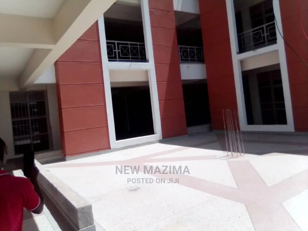 Brandnew Comercial Plaza With Strategic Shops 4rent in Katwe