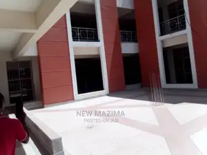 Brandnew Comercial Plaza With Strategic Shops 4rent in Katwe