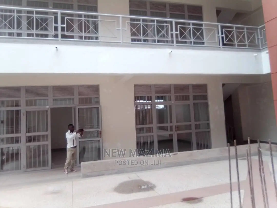 Brandnew Comercial Plaza With Strategic Shops 4rent in Katwe