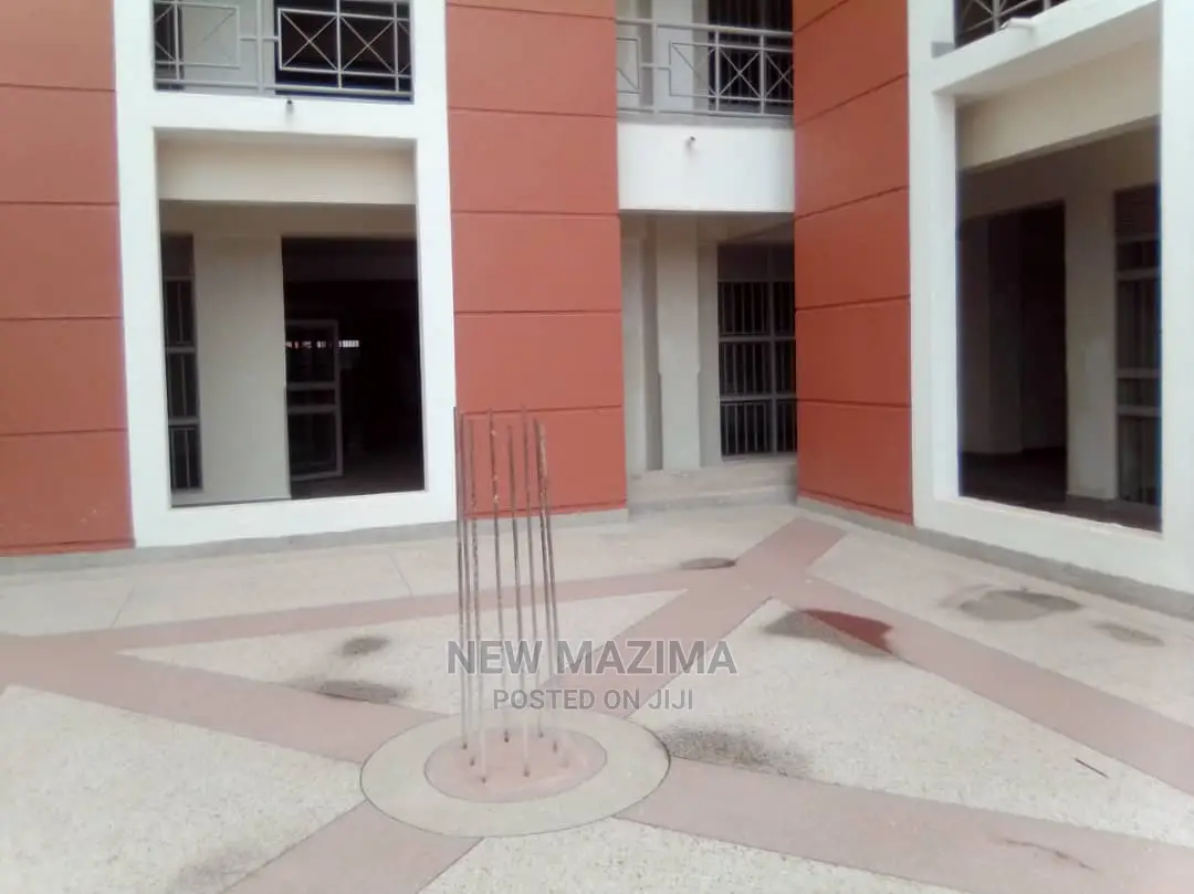Brandnew Comercial Plaza With Strategic Shops 4rent in Katwe
