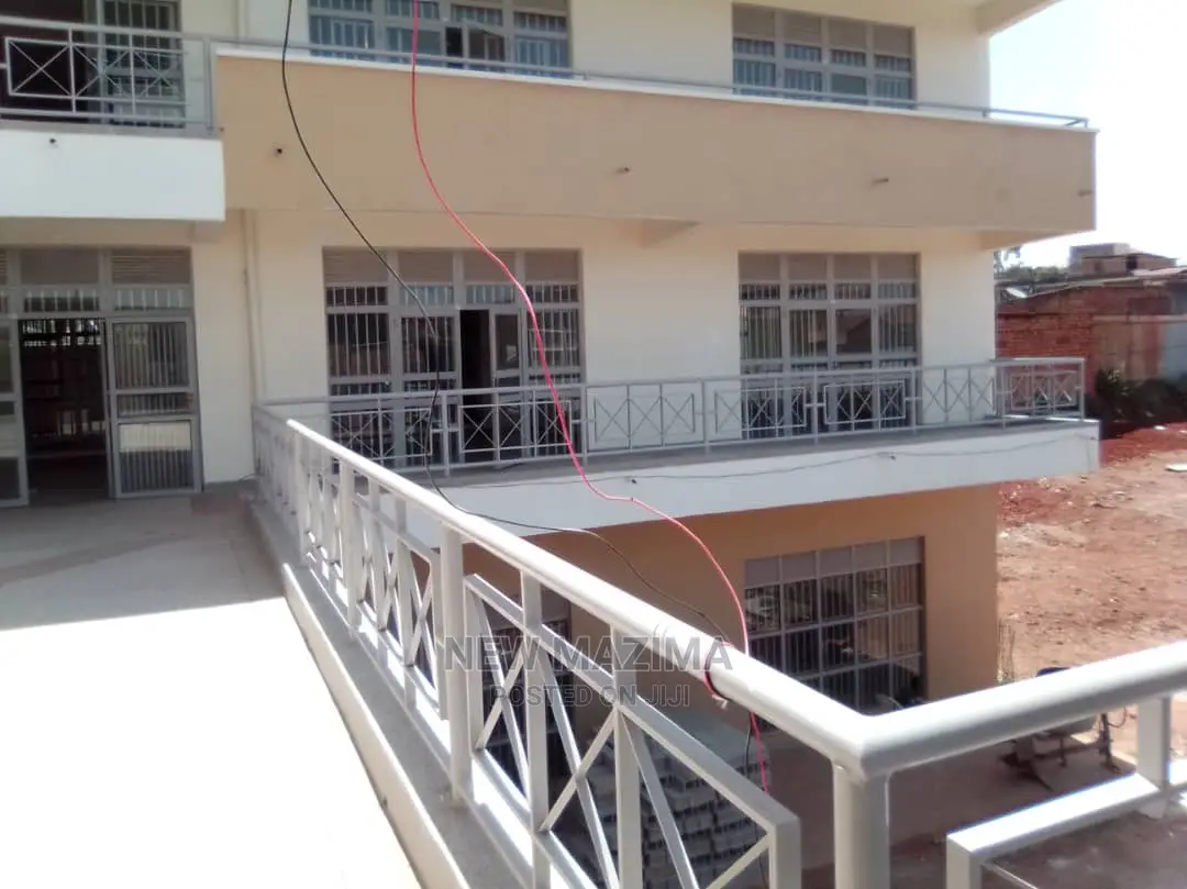 Brandnew Comercial Plaza With Strategic Shops 4rent in Katwe
