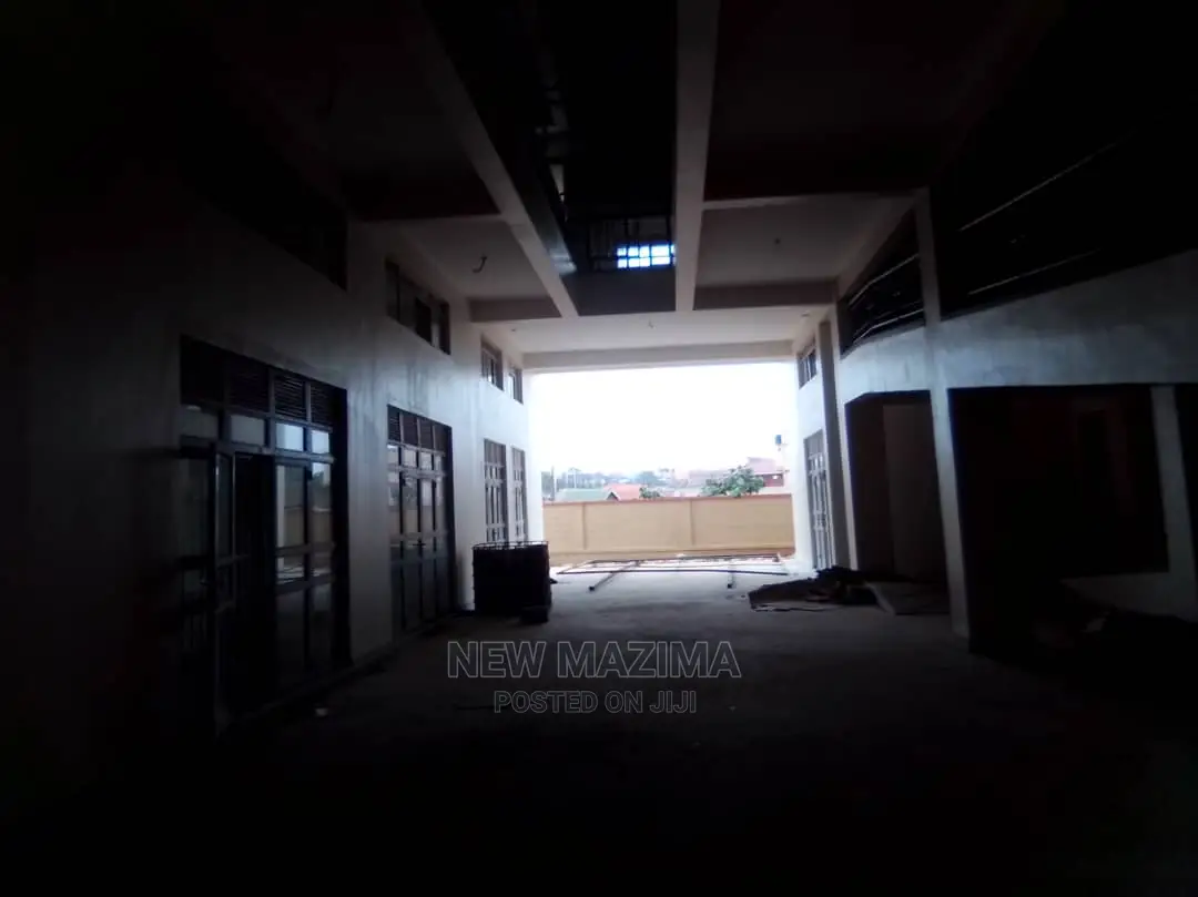 Brandnew Comercial Plaza With Strategic Shops 4rent in Katwe