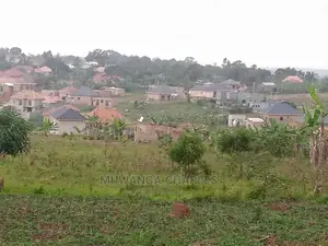 100by100ft for Sale in Kira