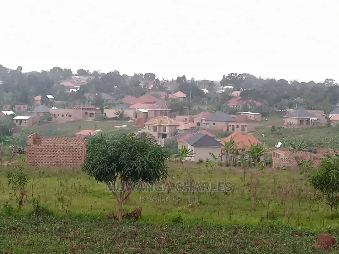 100by50ft for Sale in Kira Mulawa