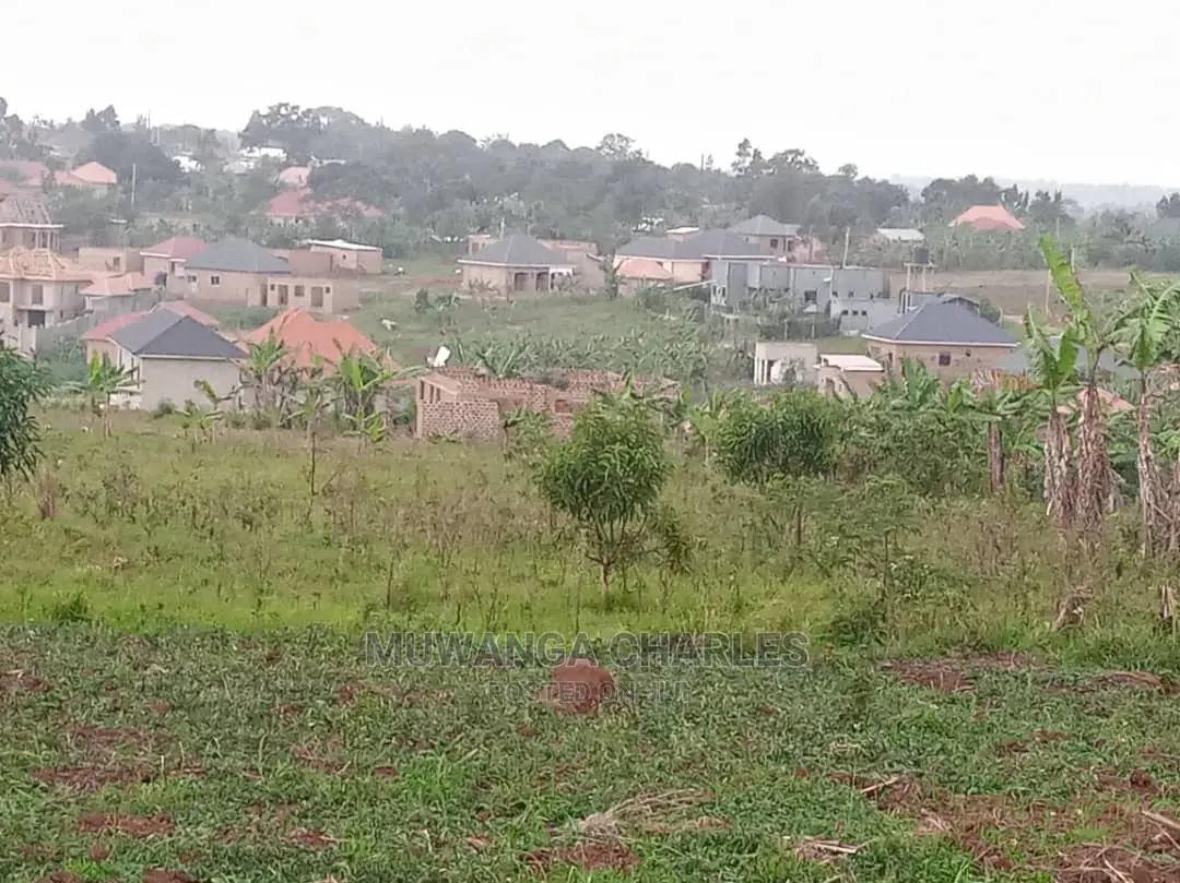 100by100ft for Sale in Kira Kitikifumba
