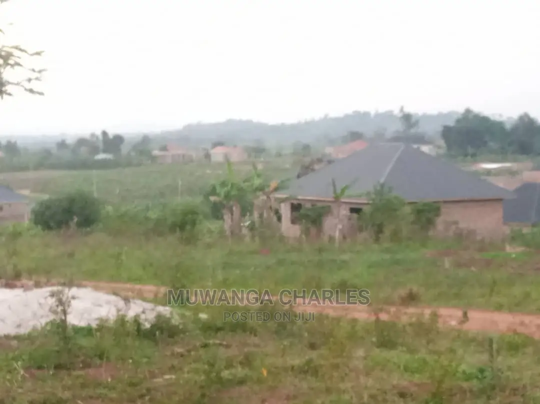 100by100ft for Sale in Kira Kitikifumba