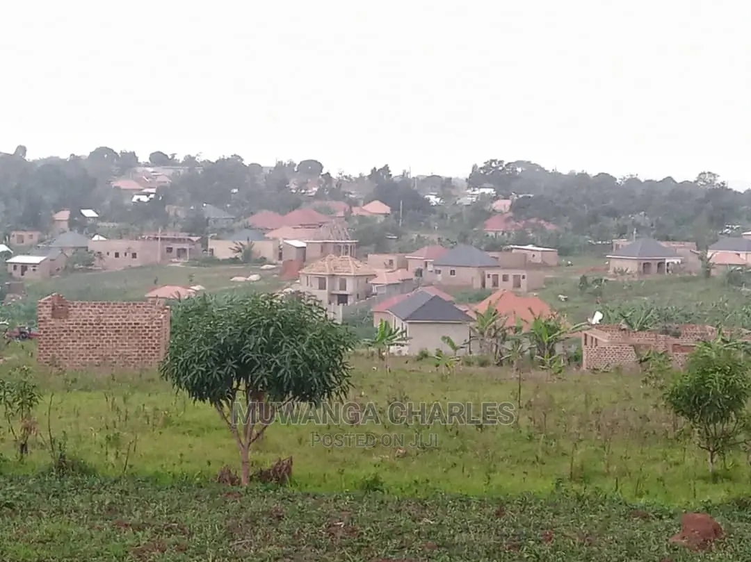 100by100ft for Sale in Kira Kitikifumba
