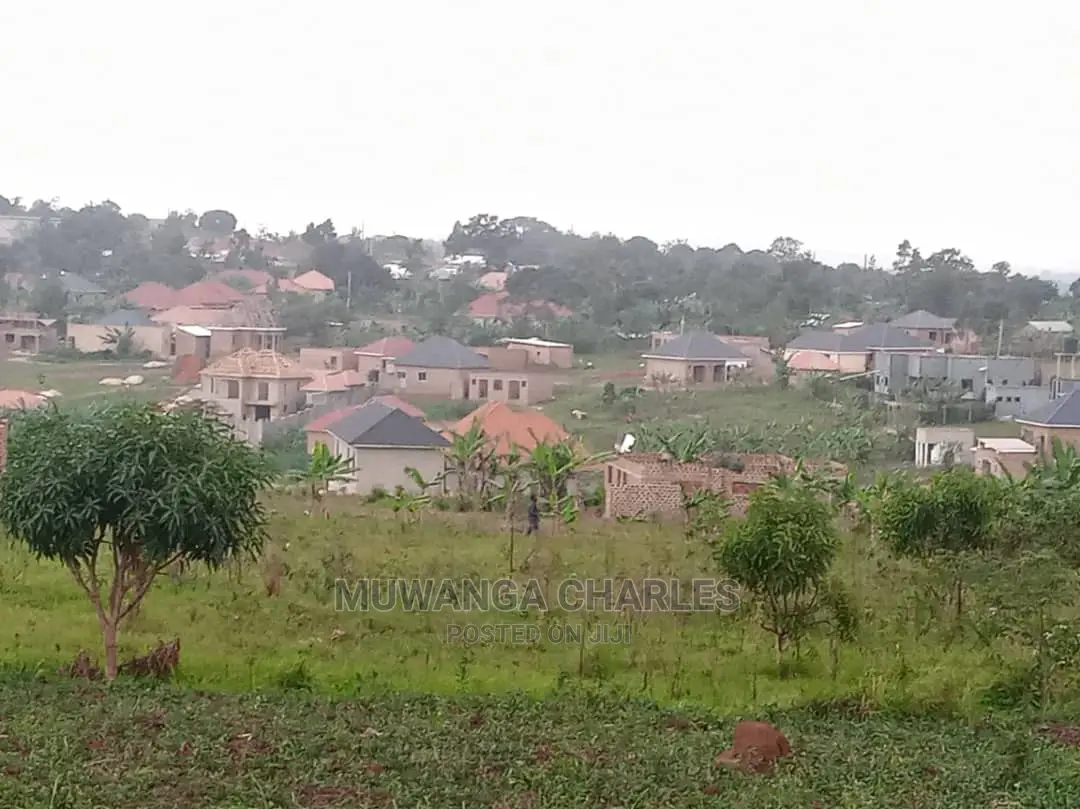100by100ft for Sale in Kira Kitikifumba