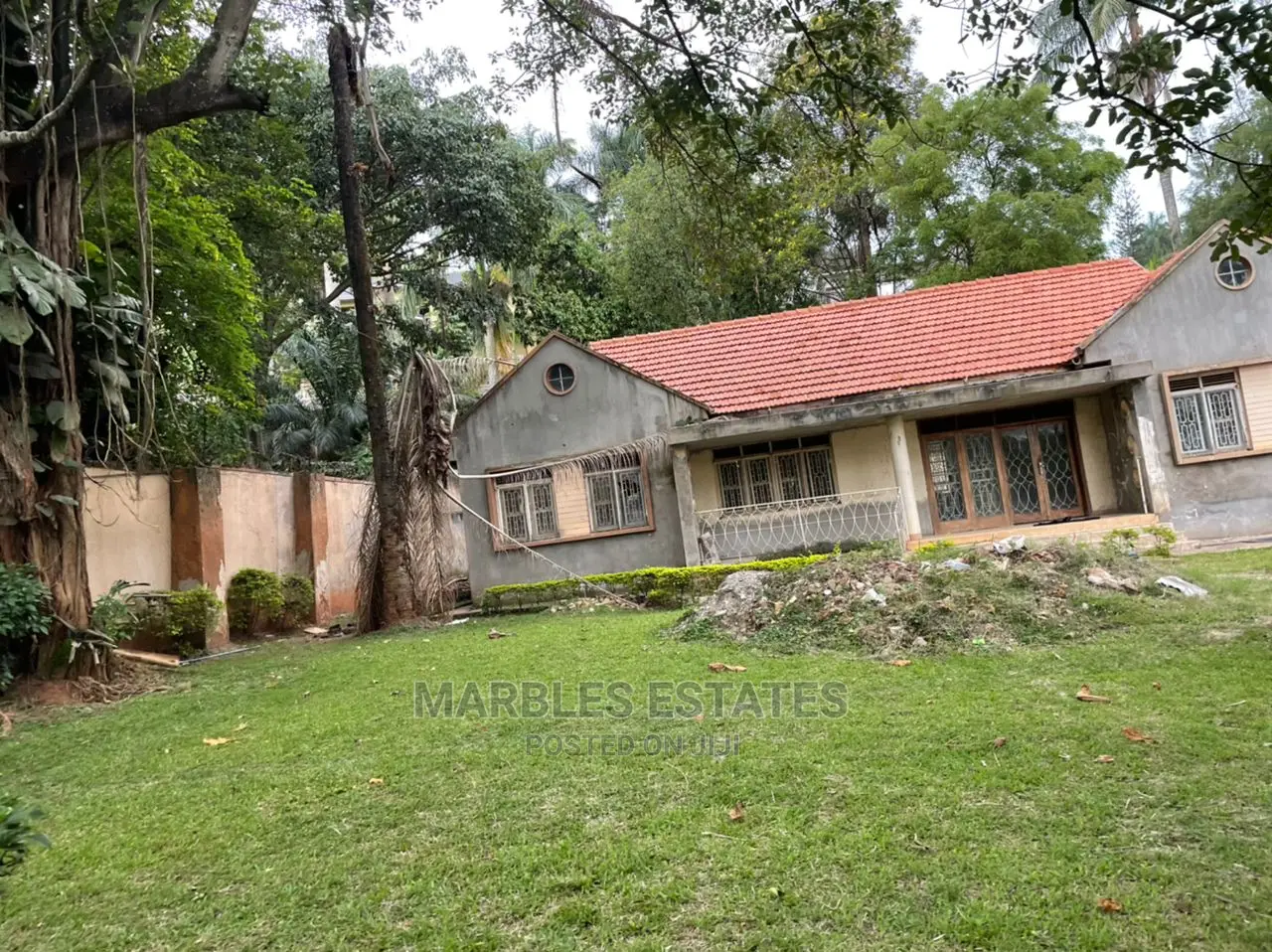4bdrm Bungalow in Kololo, Central Division for Sale