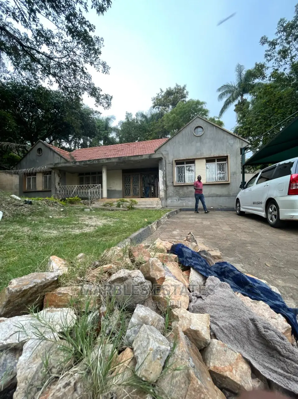 4bdrm Bungalow in Kololo, Central Division for Sale