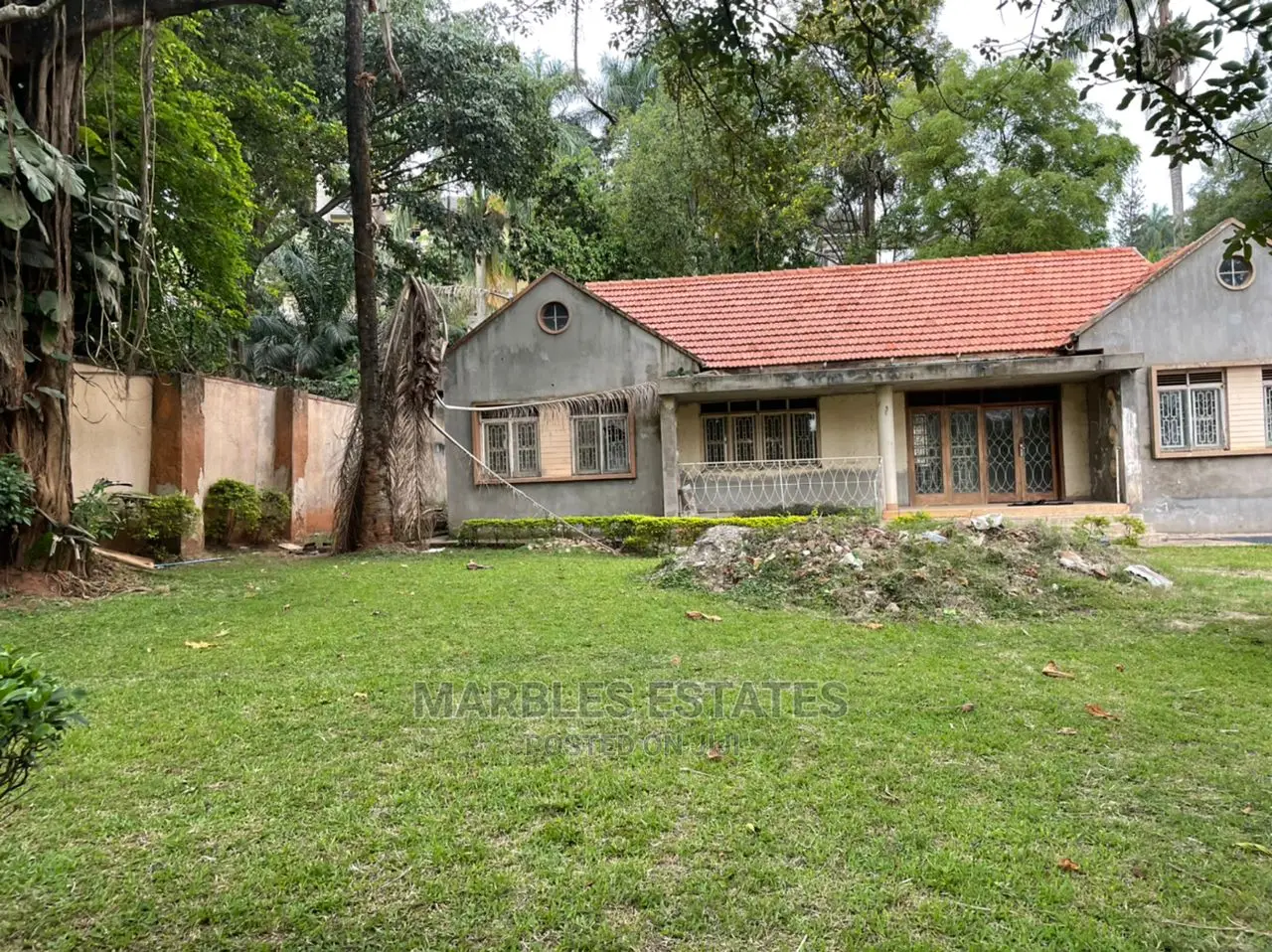 4bdrm Bungalow in Kololo, Central Division for Sale