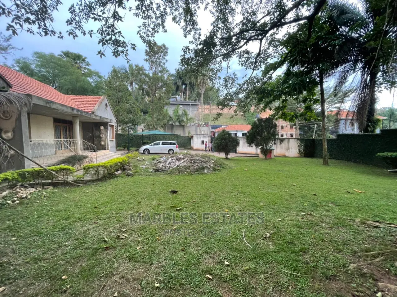 4bdrm Bungalow in Kololo, Central Division for Sale