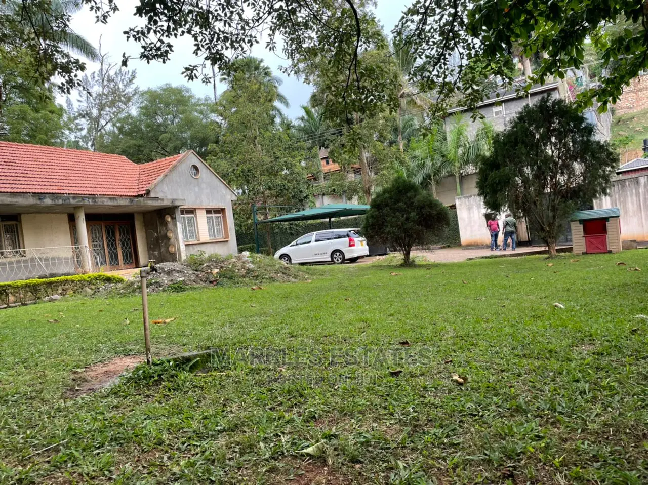 4bdrm Bungalow in Kololo, Central Division for Sale