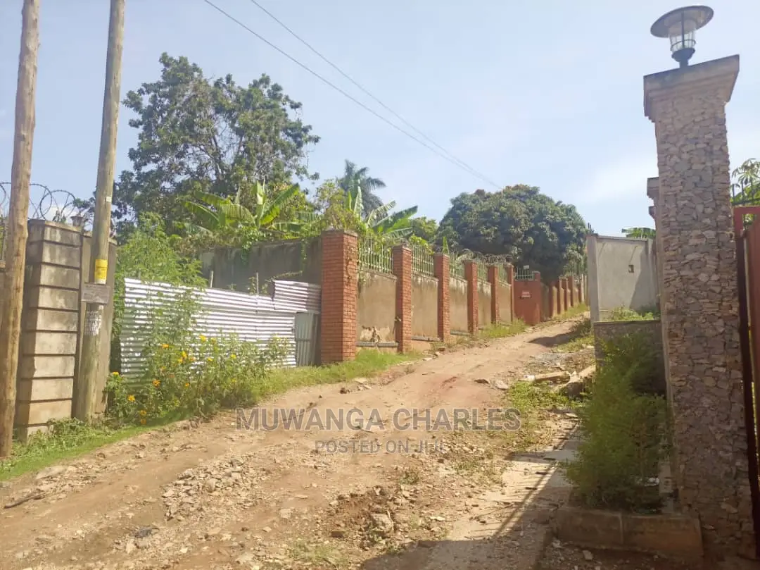 100by70ft Plot for Sale in Kyanja Kungu
