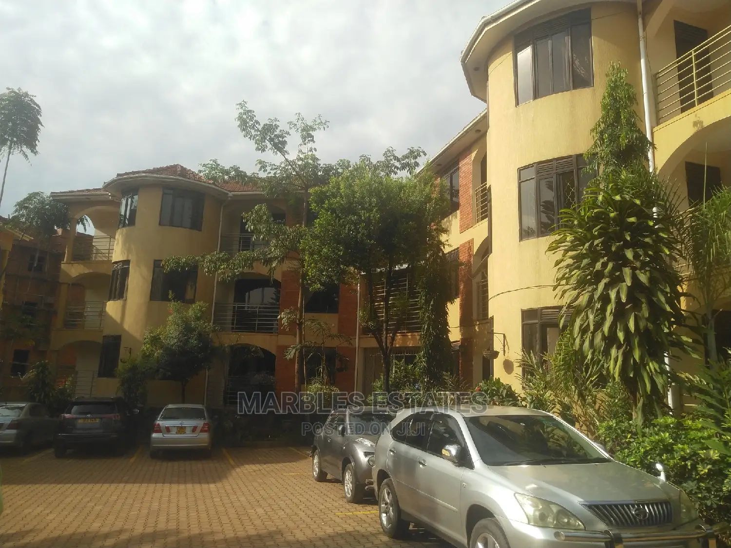 3bdrm Apartment in Muyenga, Central Division for Rent