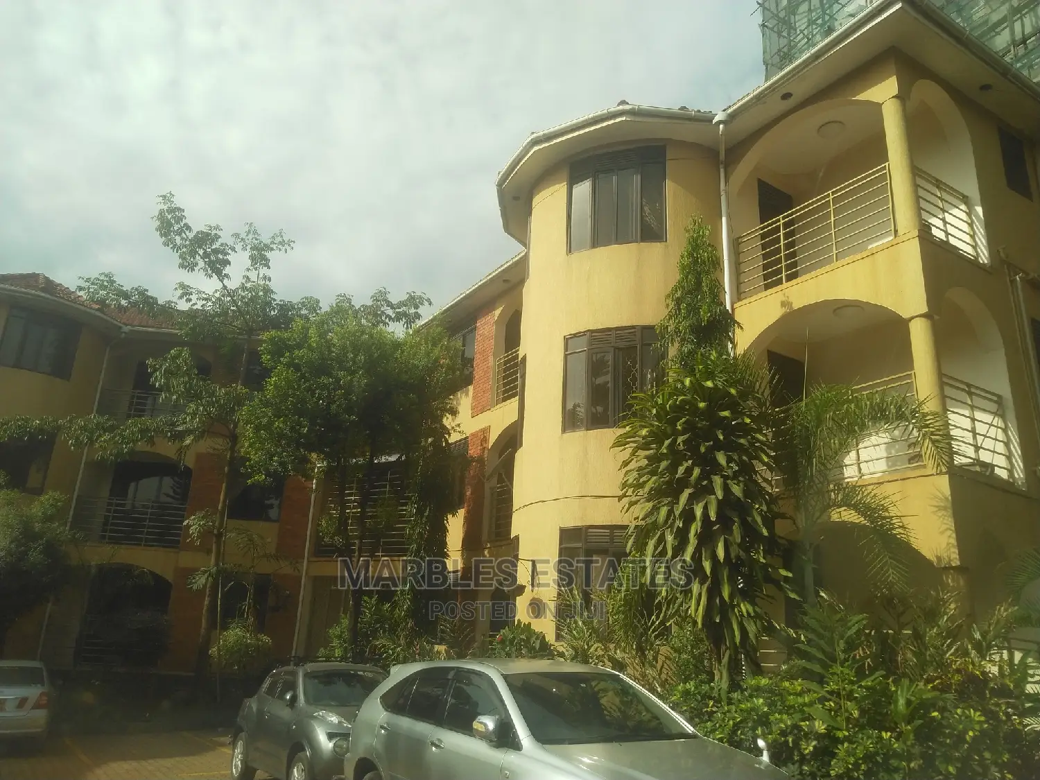 3bdrm Apartment in Muyenga, Central Division for Rent