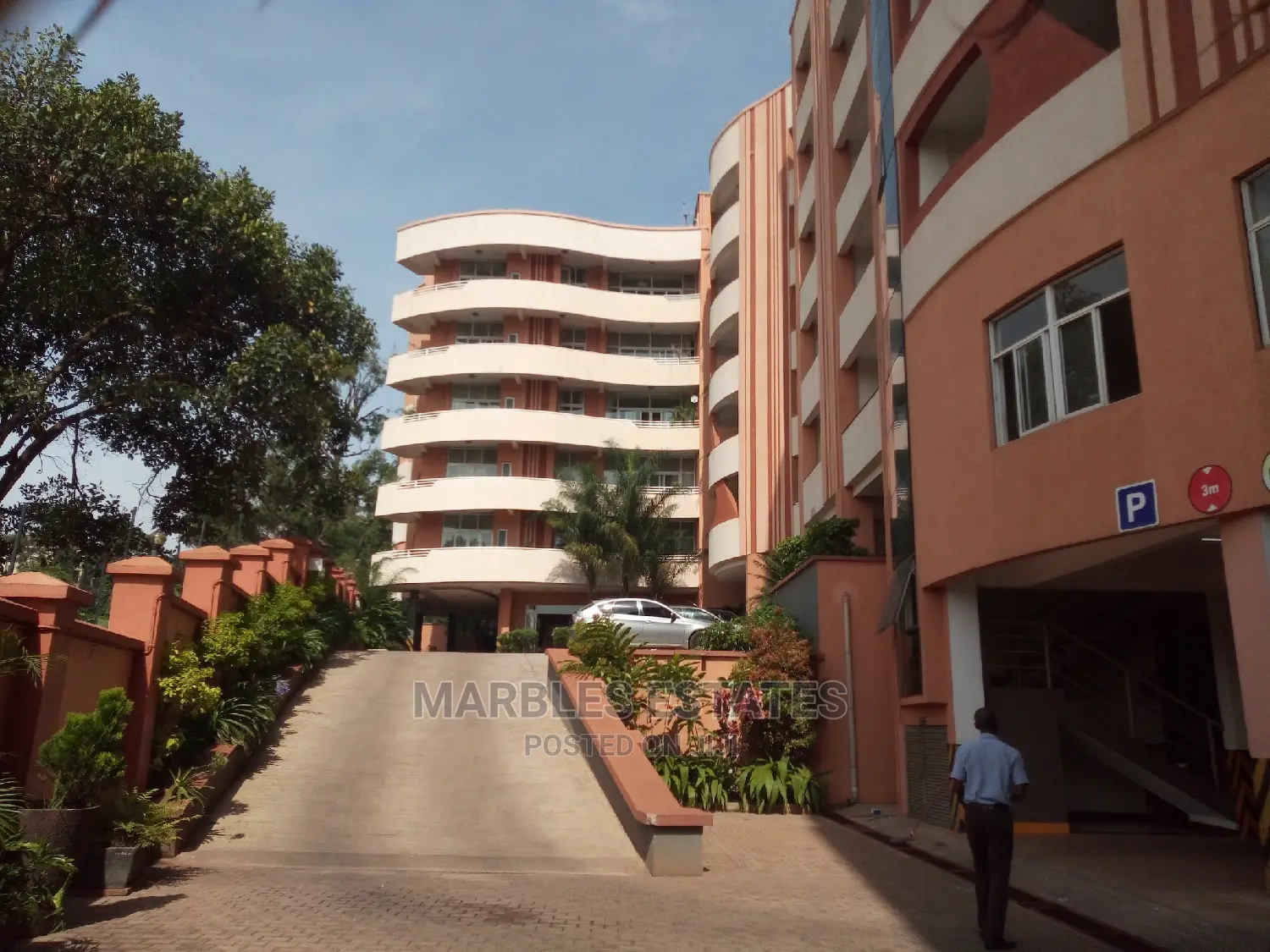 Furnished 3bdrm Apartment in Nakasero, Central Division for rent