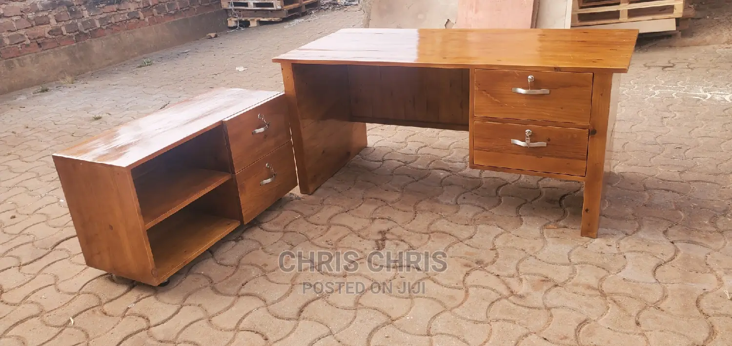 Pallet Crafted Office Worktables