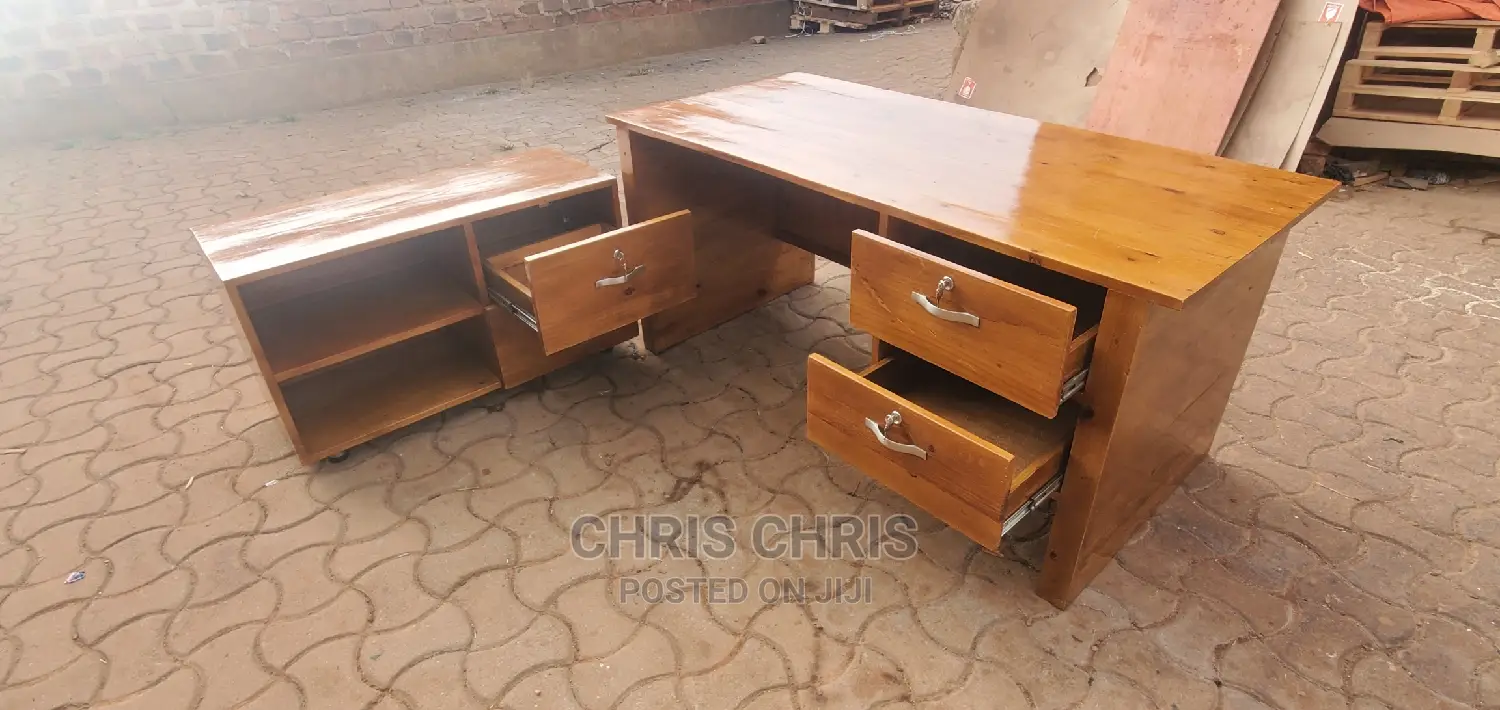 Pallet Crafted Office Worktables