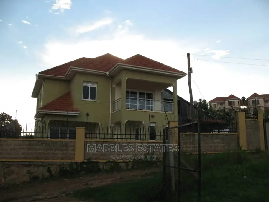 5bdrm House in Muyenga, Central Division for Sale