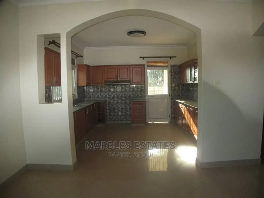 5bdrm House in Muyenga, Central Division for Sale