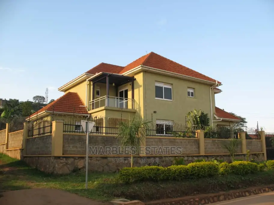 5bdrm House in Muyenga, Central Division for Sale