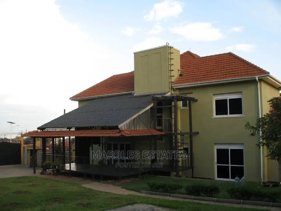 5bdrm House in Muyenga, Central Division for Sale
