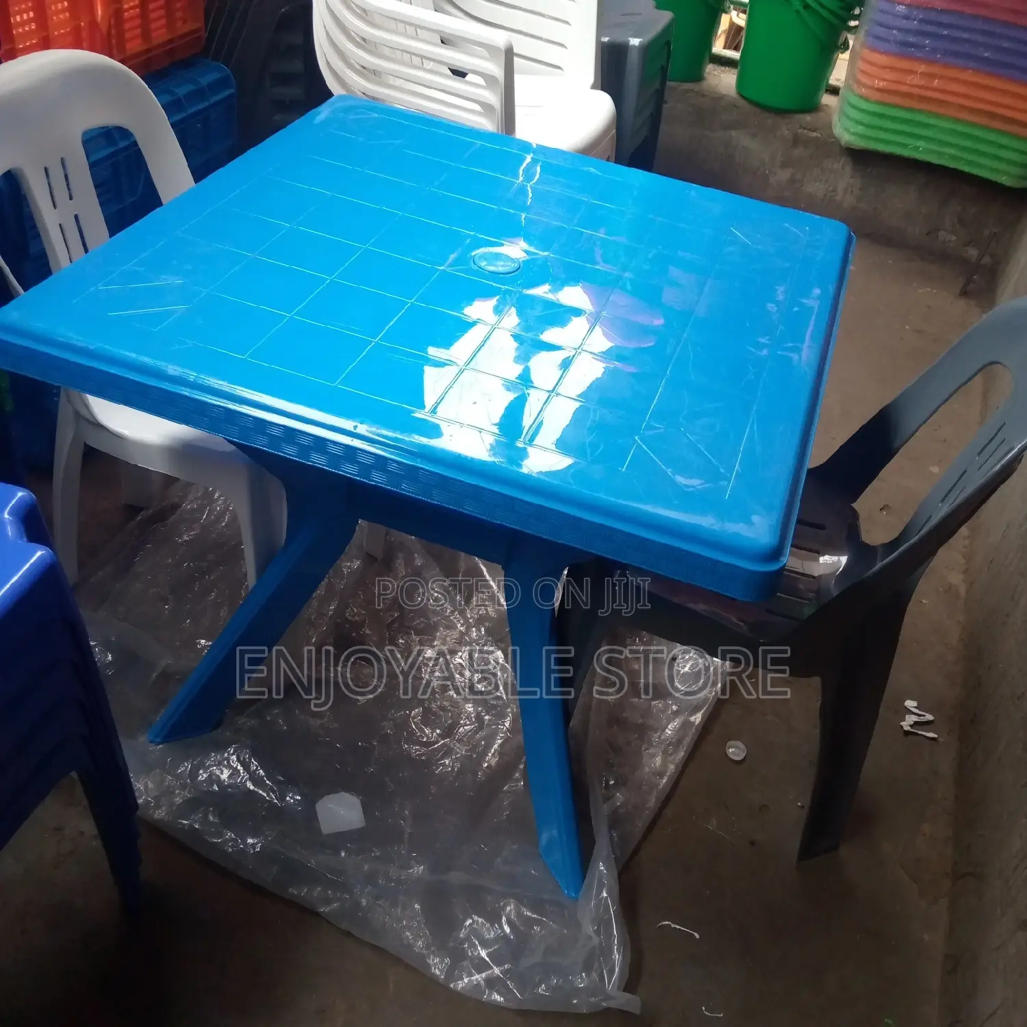 Plastic Square Table