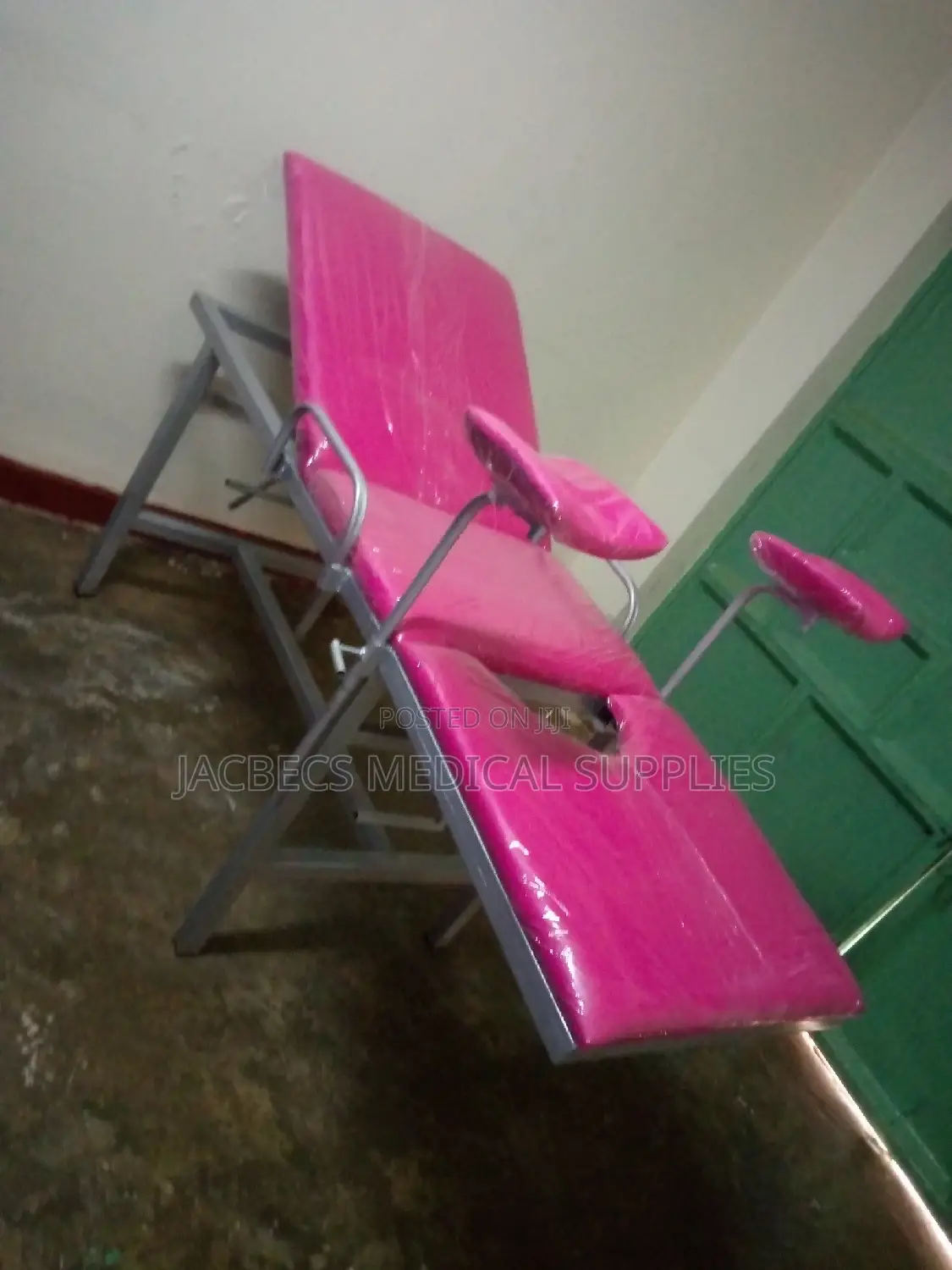 Delivery Bed Pink Colour