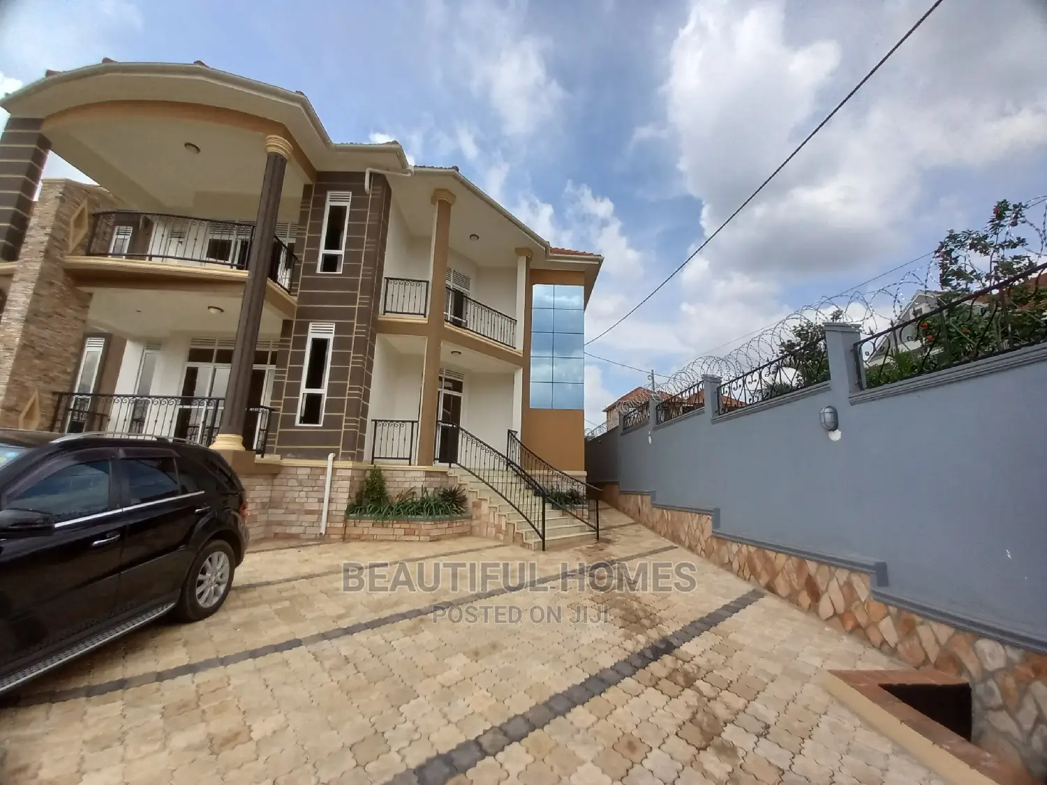 Furnished 6bdrm Mansion in Kira Posh Estate for Sale