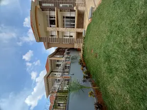 Furnished 6bdrm Mansion in Kira Tarmack for Sale
