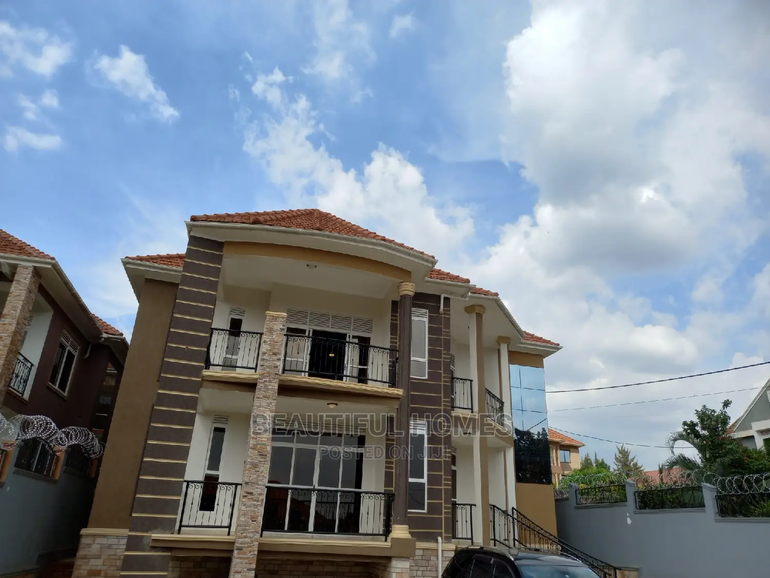 Furnished 6bdrm Duplex in Kira, Central Division for Sale