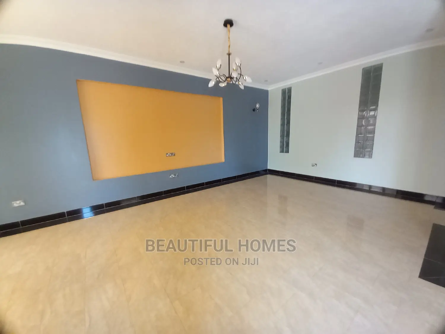 Furnished 6bdrm Mansion in Kira Corporate, Central Division for Sale