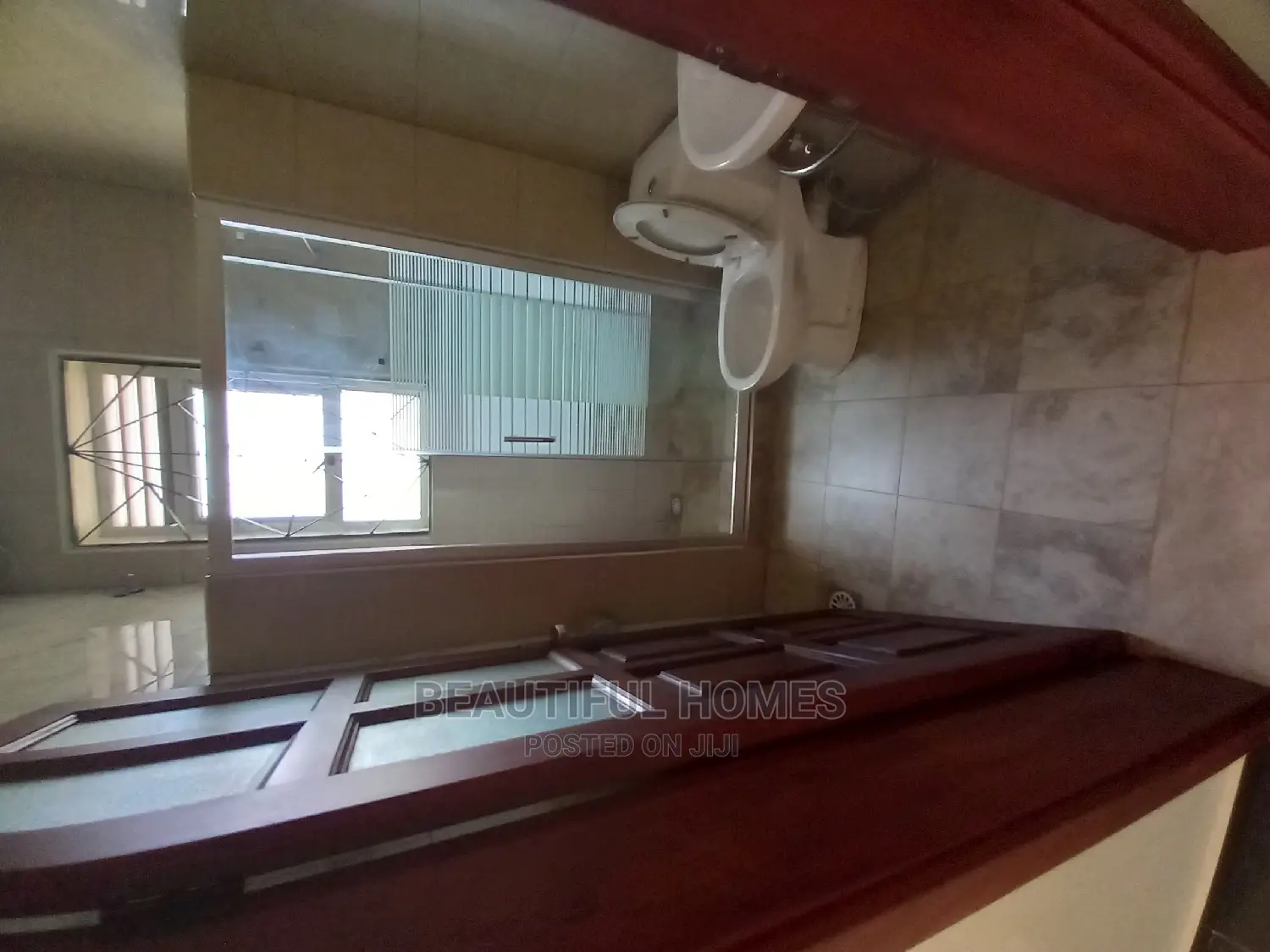 Furnished 6bdrm Mansion in Kira Corporate, Central Division for Sale